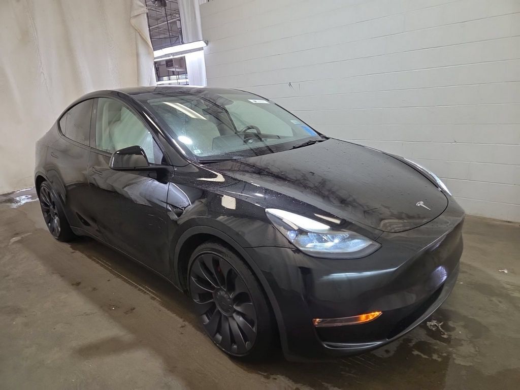 Used 2023 Tesla Model Y Performance AWD/4WD image 3