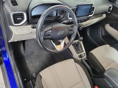 Used 2023 Hyundai Venue SEL FWD image 11