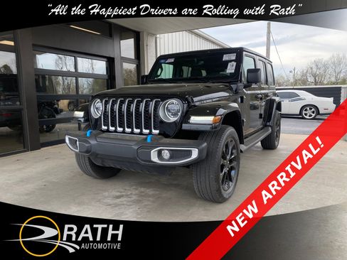 Used 2023 Jeep Wrangler Sahara w/ Cold Weather Group image 4