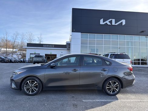 Used 2023 Kia Forte LXS image 9