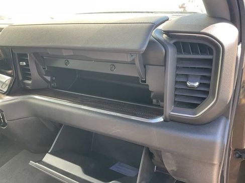 Used 2023 Chevrolet Silverado 1500 LT image 24