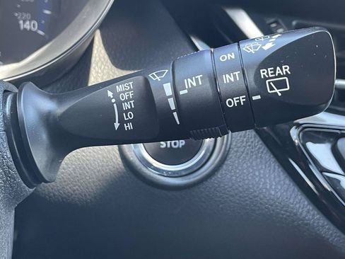 Used 2022 Toyota C-HR XLE FWD image 24