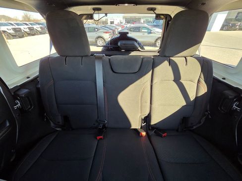 Used 2018 Jeep Wrangler Unlimited Rubicon image 28