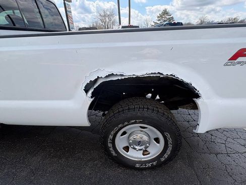 Used 2005 Ford F250 4x4 SuperCab Super Duty image 6