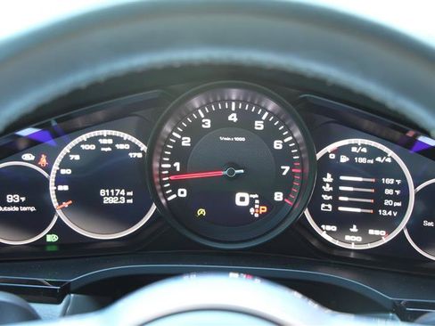 Used 2020 Porsche Cayenne image 27