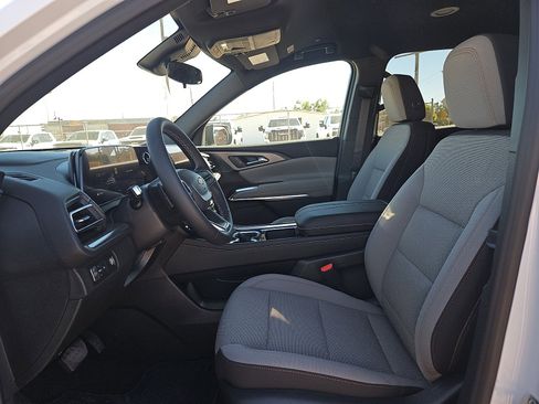 New 2026 Chevrolet Traverse LT image 15