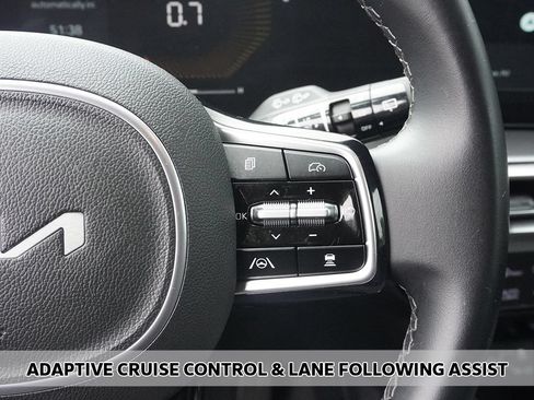 Used 2025 Kia Sorento S AWD/4WD image 4
