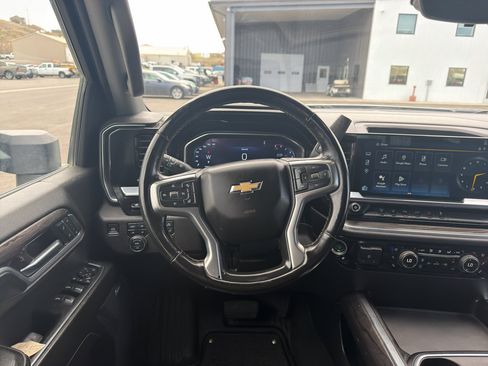 Used 2024 Chevrolet Silverado 2500 LTZ w/ LTZ Convenience Package AWD/4WD image 7