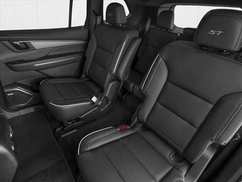 New 2026 Buick Enclave Sport Touring w/ LPO, Floor Liner Package FWD image 9