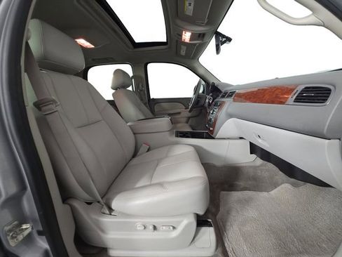 Used 2013 Chevrolet Tahoe LT w/ Luxury Package AWD/4WD image 15