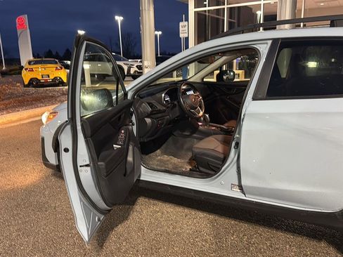 Used 2022 Subaru Crosstrek 2.0i Premium image 3