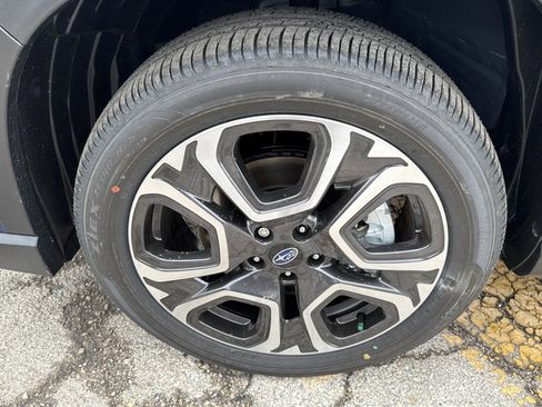 New 2026 Subaru Ascent Limited image 10