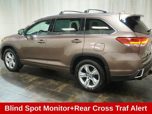 Used 2019 Toyota Highlander Limited AWD/4WD image 9
