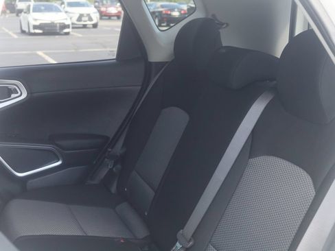 Used 2023 Kia Soul LX w/ LX Technology Package FWD image 24