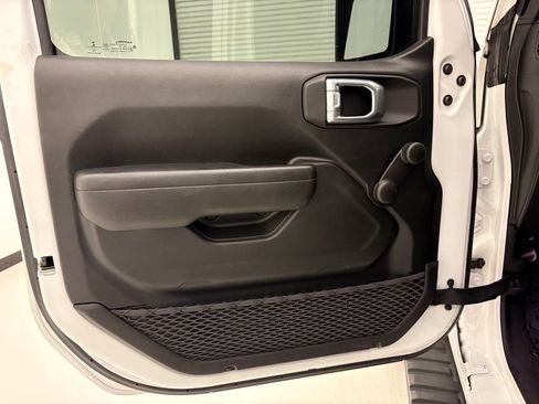 Used 2023 Jeep Wrangler Unlimited Sport AWD/4WD image 19