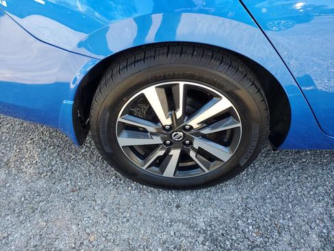Certified 2021 Nissan Versa SV FWD image 19