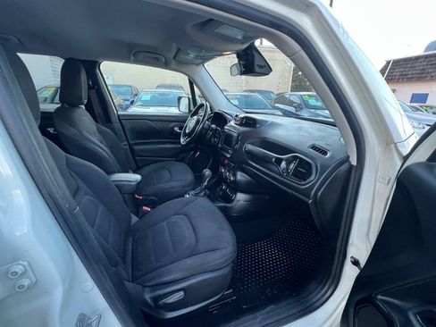 Used 2017 Jeep Renegade Altitude AWD/4WD image 13