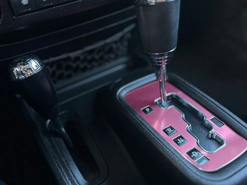 Used 2016 Jeep Wrangler Unlimited Rubicon image 46