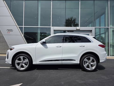 New 2025 Audi Q5 Premium Plus image 9