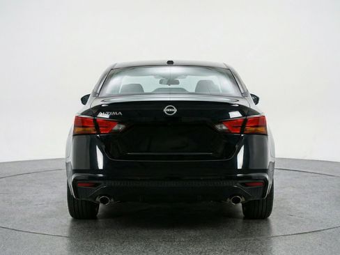 Used 2025 Nissan Altima 2.5 SV image 7