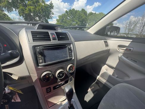 Used 2013 Toyota Corolla LE image 16