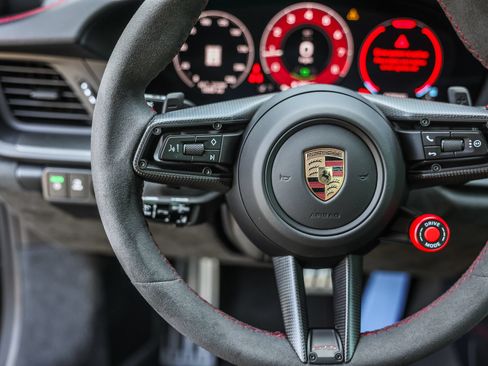 Certified 2025 Porsche 911 Targa 4 GTS AWD/4WD image 13