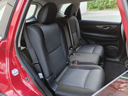 Used 2017 Nissan Rogue S AWD/4WD image 14