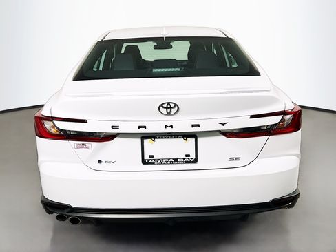Used 2025 Toyota Camry SE FWD image 6
