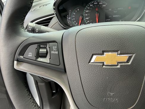 Used 2017 Chevrolet Trax LT w/ LT Convenience Package FWD image 25