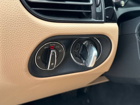 Used 2019 Porsche Macan AWD/4WD image 17
