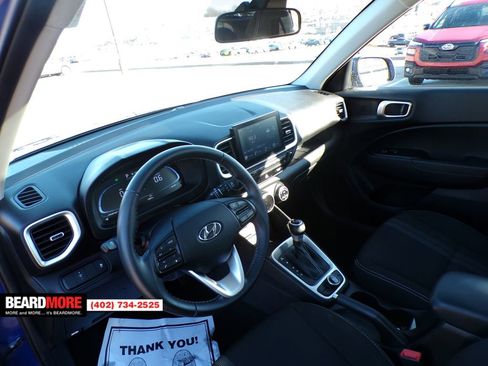 Used 2024 Hyundai Venue SEL image 15