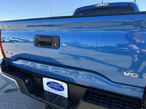 Used 2018 Toyota Tacoma SR5 image 14
