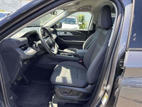 Used 2026 Ford Explorer Active AWD/4WD image 12