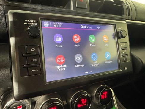 Used 2024 Toyota GR86 Premium image 19