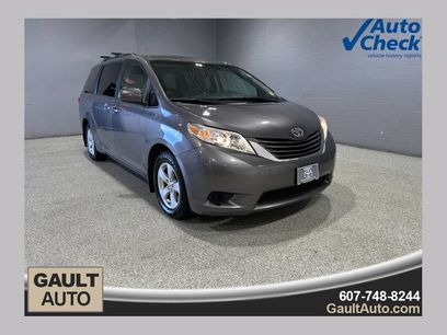 Used 2017 Toyota Sienna LE