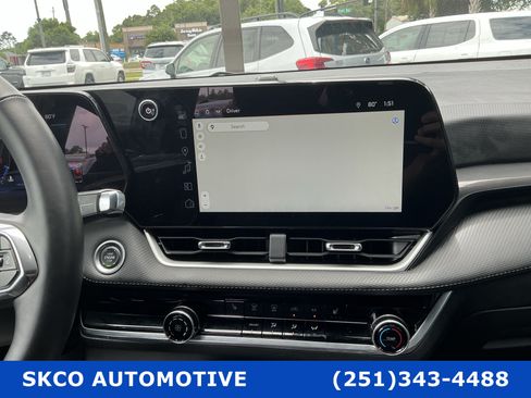 Used 2025 Chevrolet Equinox LT AWD/4WD image 16