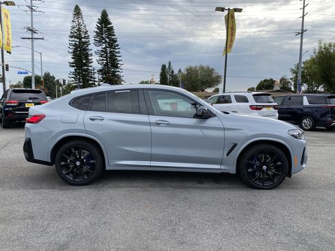 Used 2023 BMW X4 M40i w/ Premium Package image 2