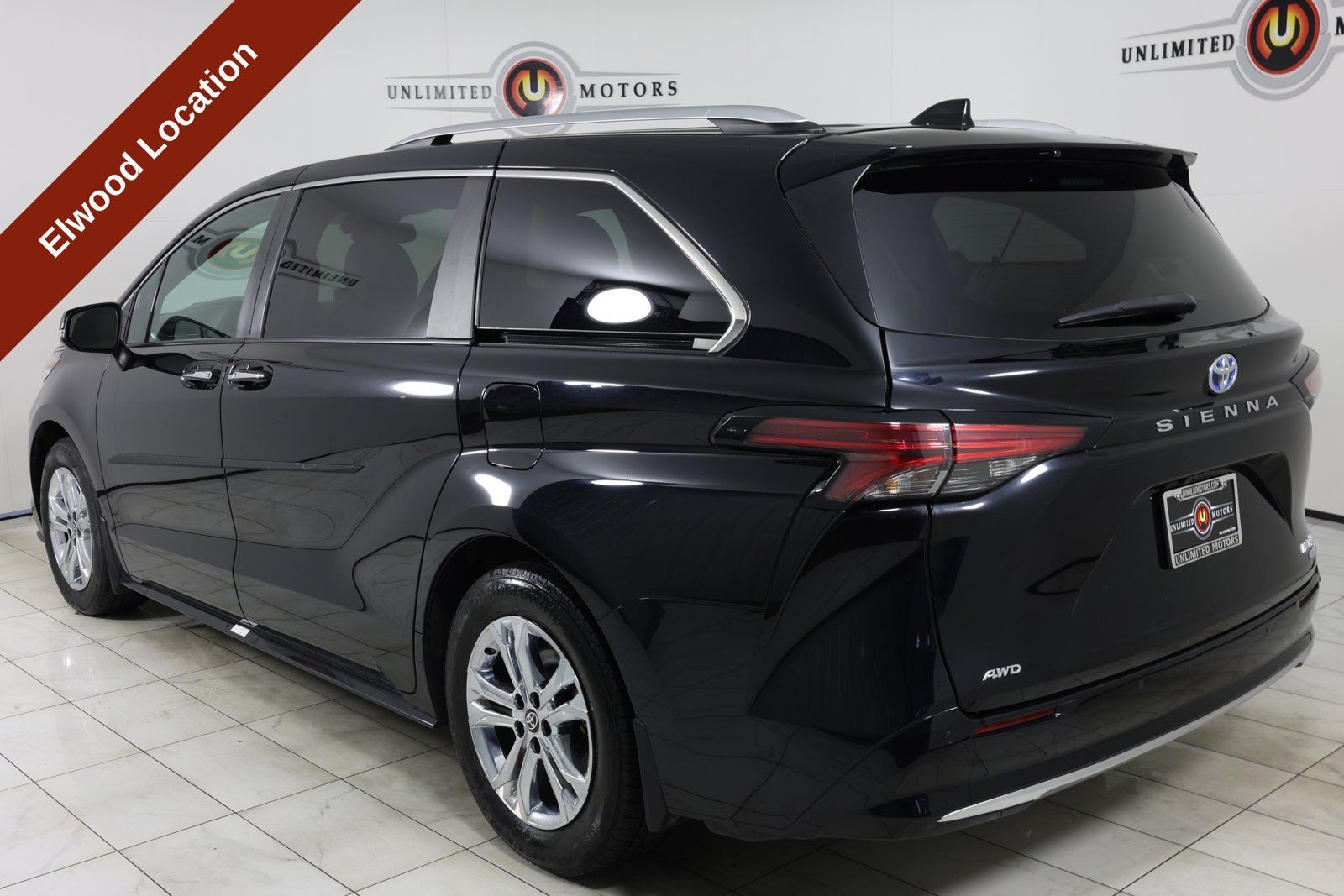Used 2023 Toyota Sienna Platinum w/ Protection Package (TMS) AWD/4WD image 4
