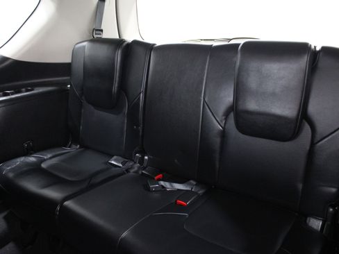 Used 2017 Nissan Armada Platinum image 30