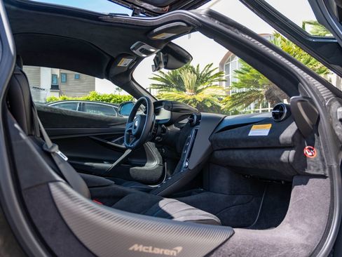 New 2026 McLaren 750S image 9