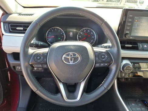 Used 2021 Toyota RAV4 XLE Premium AWD/4WD image 20