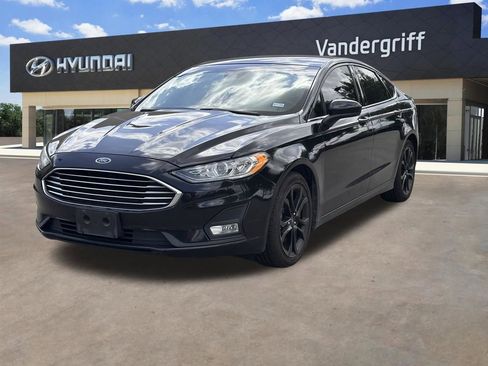 Used 2019 Ford Fusion SE w/ Equipment Group 151A image 4