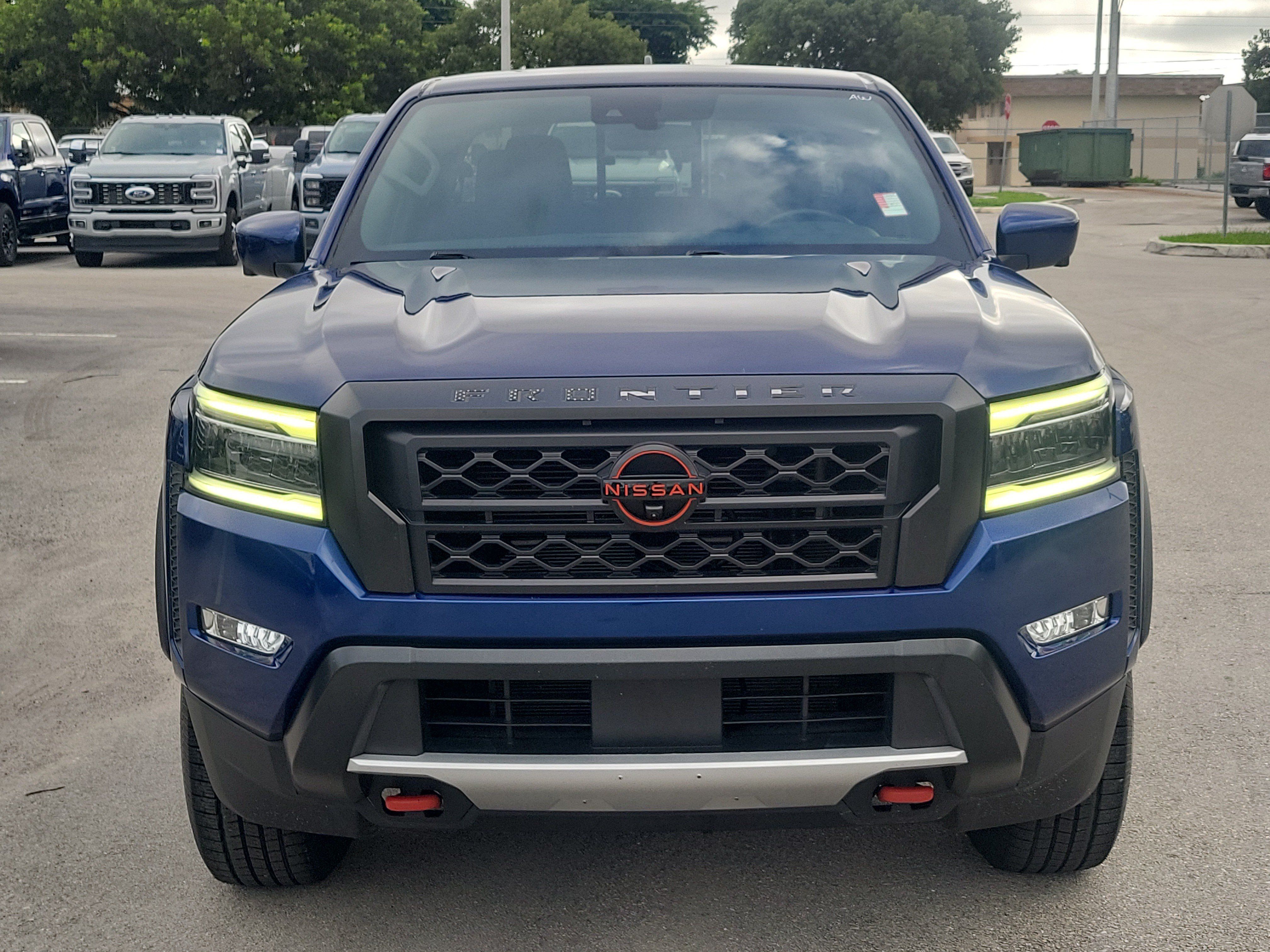 Used 2022 Nissan Frontier Pro-X RWD image 2