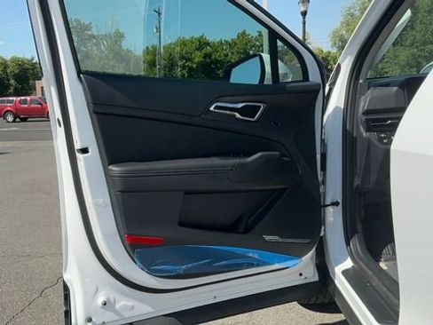 New 2026 Kia Sportage SX image 3