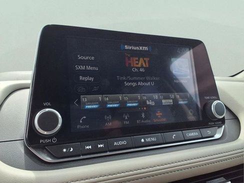 Used 2025 Nissan Rogue SV FWD image 16