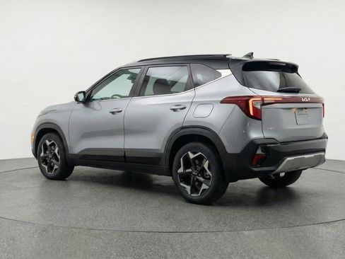 Used 2025 Kia Seltos S image 6