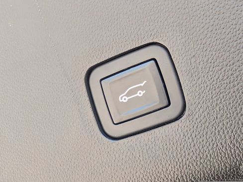 Used 2019 Chevrolet Traverse LT AWD/4WD image 24
