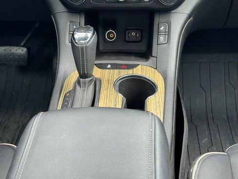 Used 2019 GMC Acadia Denali w/ Technology Package FWD image 14