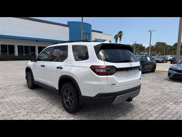 Certified 2025 Honda Pilot TrailSport image 12