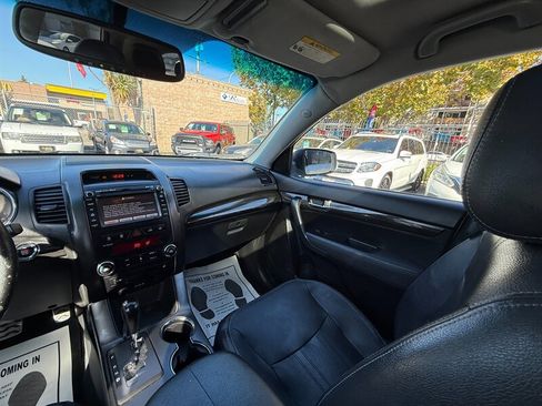 Used 2012 Kia Sorento SX w/ SX Premium Pkg image 16